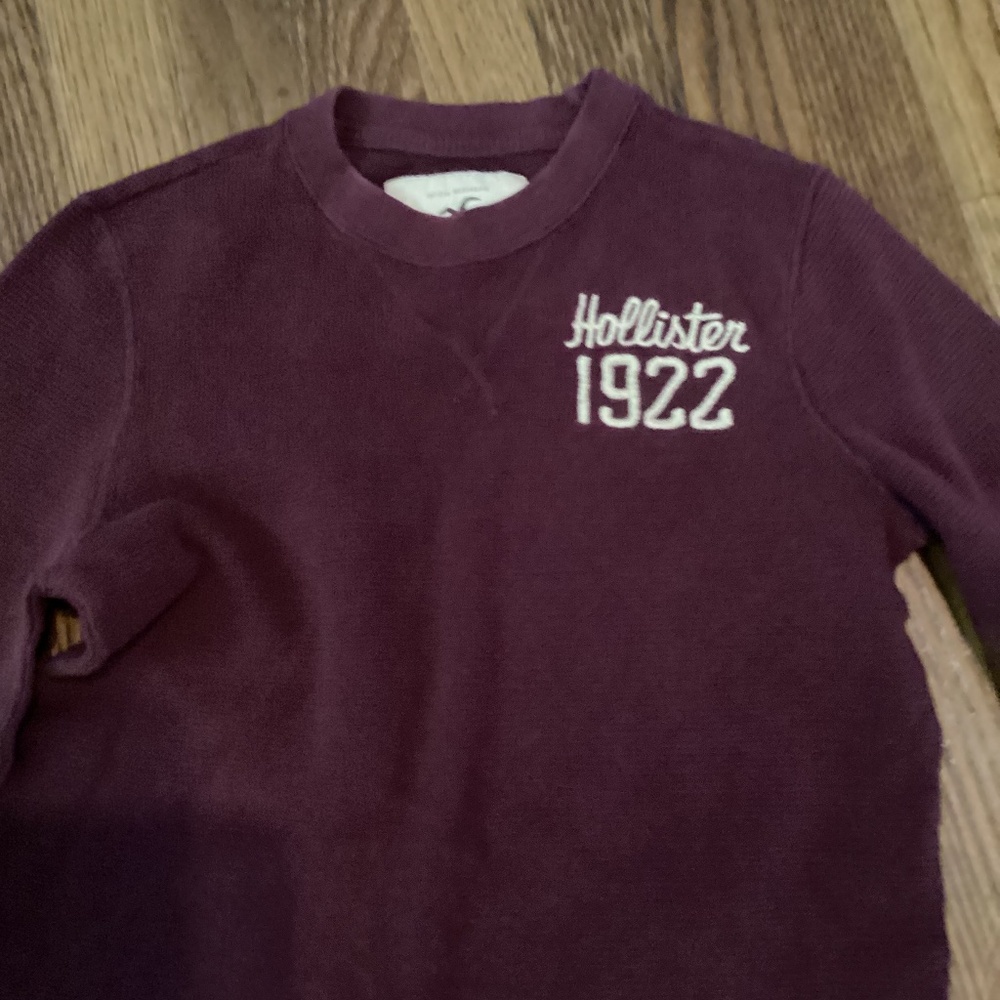 Hollister men’s maroon long sleeve top small